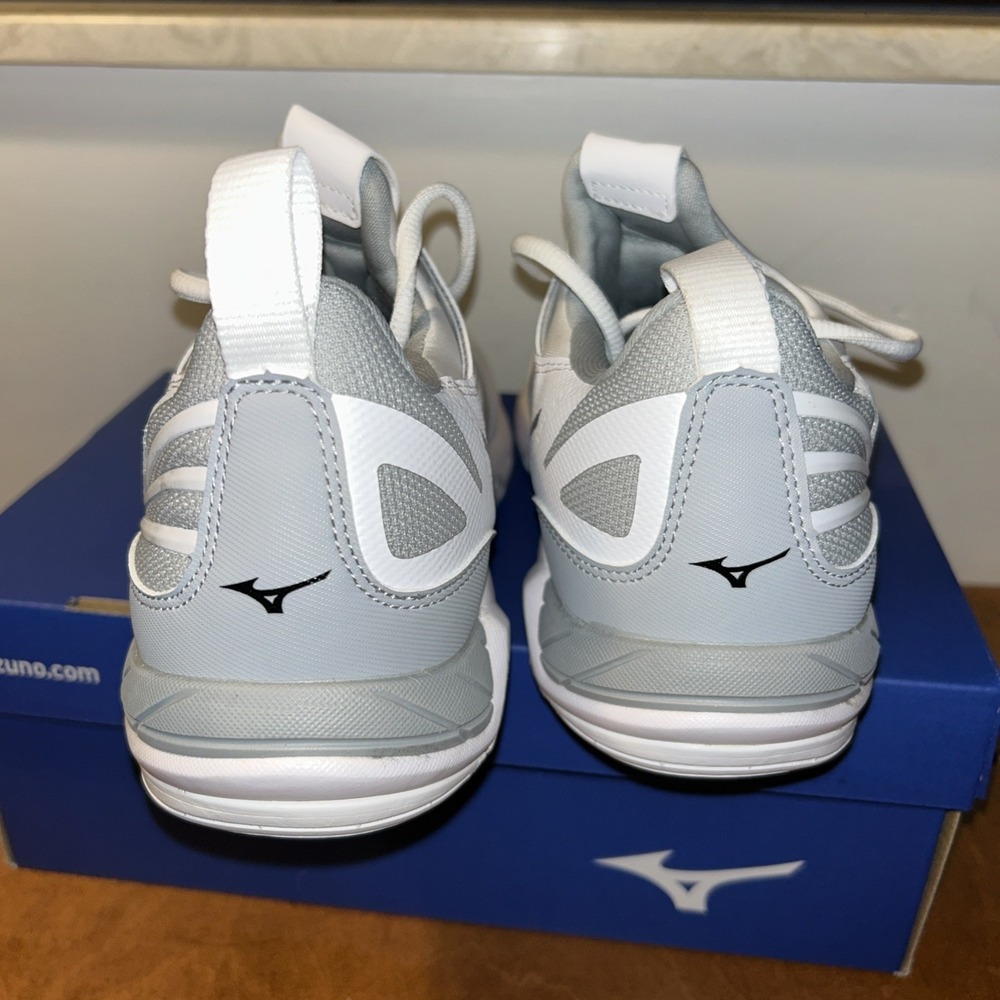 Mizuno Energy Women's Size 9 Wave Luminous Volleyball Shoes White New With Box - Picture 4 of 9